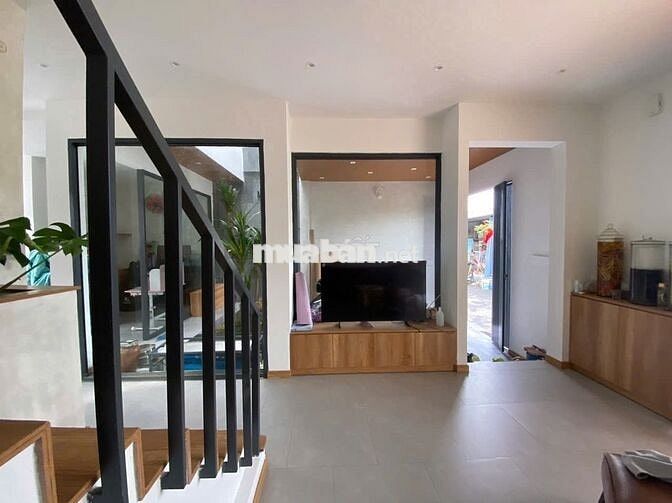 Nhà mới hẻm xe hơi ở Phước kiển dt 8x10 xd 1 lầu 3pn  1 tum