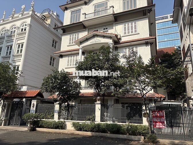 Cho thuê Biệt thự Vườn Đào 50 triệu, 170m, 6PN 4WC view đẹp tại Tây Hồ