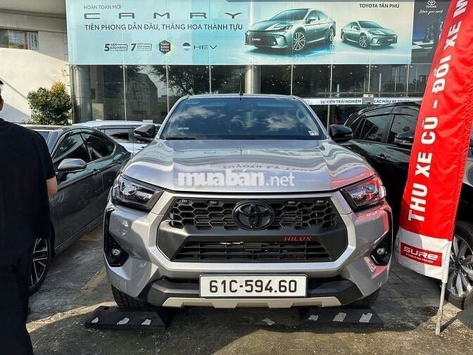 Toyota Hilux 2024 2.4 4x2 AT, xe như mới