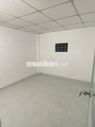 NHÀ SẠCH SẼ, DT 4*12M,2PN,2WC, GÁC ĐÚC LỮNG, cổng rào, sân