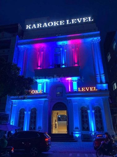 CẦN 2 PHỤC VỤ NAM QUÁN KARAOKE LEVEL