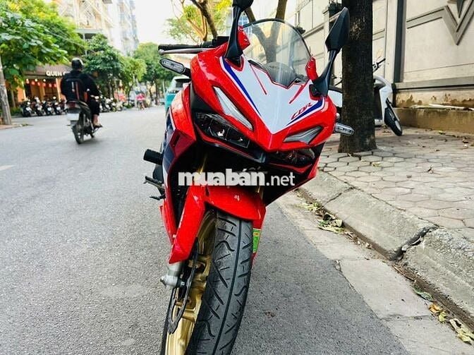 Honda CBR Đỏ, xanh, trắng 3452 km