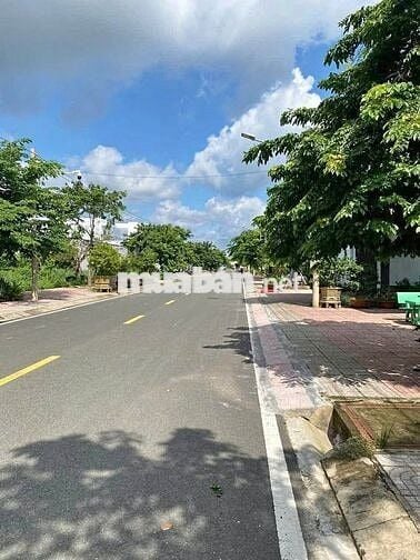 CUỐI NĂM BÁN GẤP ĐẤT ĐƯỜNG QL13, GẦN Khu công Nghiêp BECAMEX chỉ 500tr