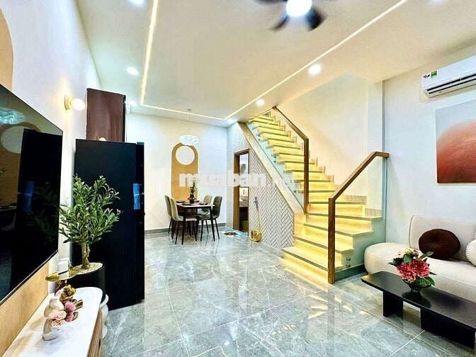 4ty2-Sử Dụng 90m2 - 3 Tầng - Phan Xích Long