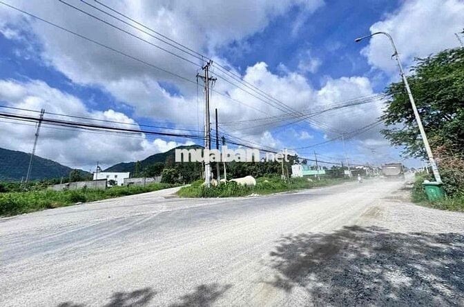 ĐẤT NỀN 1 XẸT HUYẾT MẠCH PHÚ MỸ - TÓC TIÊN