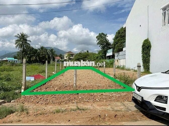 Bán lô đất Đ.Nguyễn Thị Lắng - Tân Phú Trung DT 115m2 giá 950tr, shr