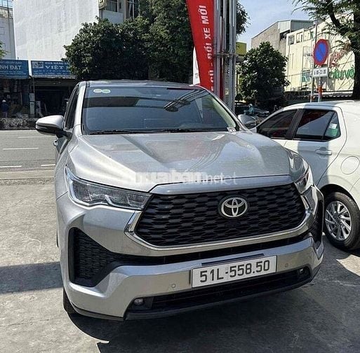 TOYOTA INNOVA CROSS 1.8V 2025 - odo: 1.375km