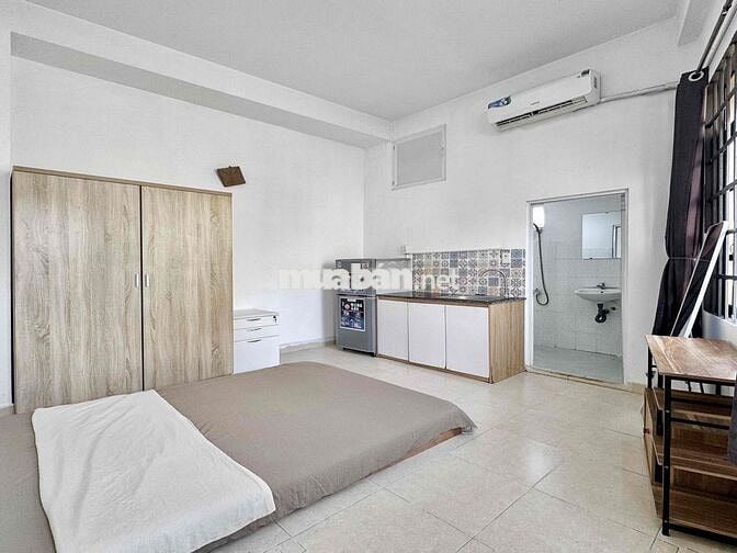 chính chủ phòng full nội thất có ban công lớn ngay CMT8 -Tô Hiến Thành