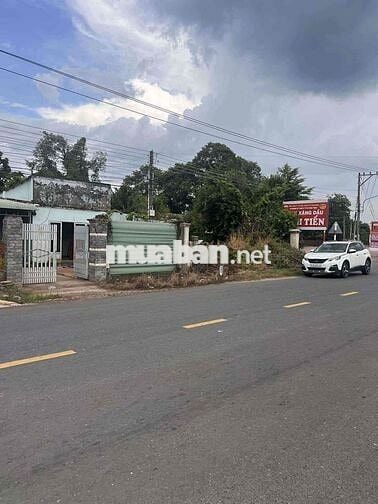 Muốn sang lại lô đất mt DH ngang 10m kế bên trạm xăng sẵn 200TC