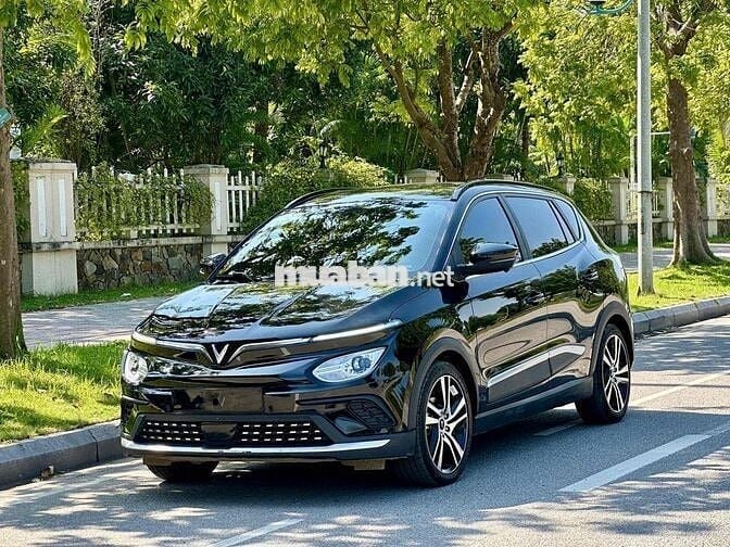 VinFast VFe34 thuê pin tiên phong 2022 - 22000 km