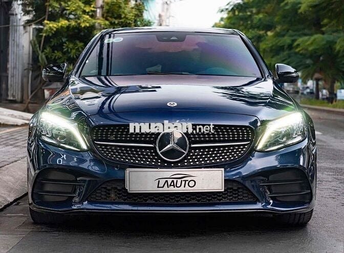 LONG ANH AUTO về Mercedes C300 AMG 2021 27000km