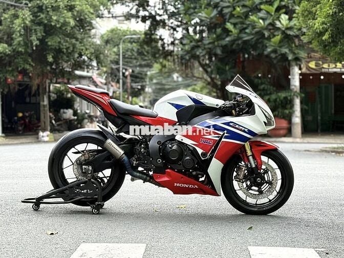 Cần bán Honda CBR1000 date 2014 biển TP