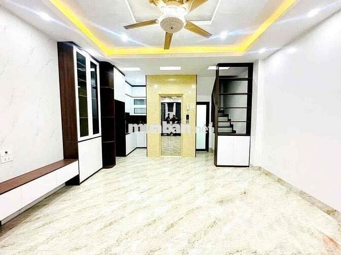 Bán Gấp Nhà 5 Tầng Thang Máy Phố Tứ Liên 40m2 Hơn 8 Tỷ