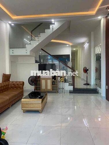 nhà 3 tầng mặt tiền chính chủ bán nhà xây kiên cố