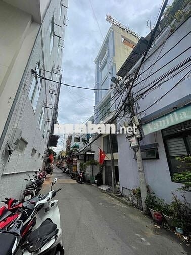 Nhà trung tâm Hải Châu đường Lê Hồng Phong giá 4ty9