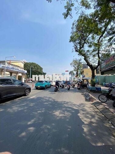 BÁN NHÀ MẶT TIỀN TRUNG TÂM – VỊ TRÍ VÀNG KINH DOANH