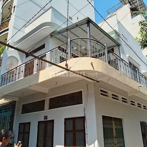 Hẻm 1076 Trường Sa (3 tầng DT: 6mx11m). Giá 12,5 tỷ