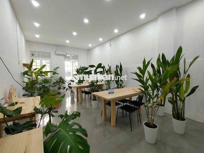 Cho thuê nhà mặt tiền Đinh Tiên Hoàng – Q.1, vị trí siêu đẹp!