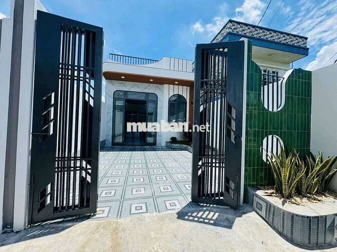 Chính chủ cần tiền bán gấp nhà mới xây