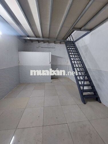 Cho thuê nhà đường Phạm Hùng C9 DT.4×6 } 1 Lầu 1 Phòng 1 toilet hẽm 4m