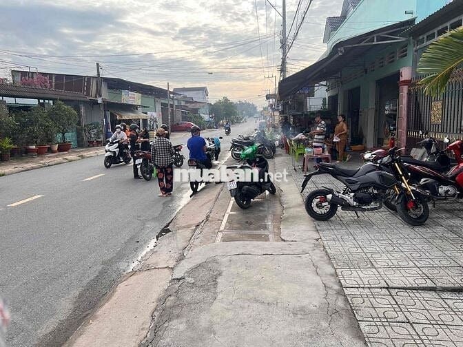 cho thuê nhà 1 chệch 1 lầu mặt tiền đường lớn giá 5tr