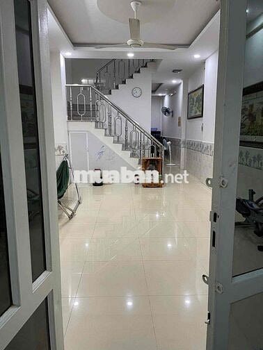 GẦN CHỢ HIỆP BÌNH -TTTMGIGAMAL NHÀ HẺM Ô TÔ DTSD 180M 3PN 3WC Ở + VPCT