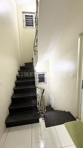 Cho thuê nhà ngõ phố Cảm Hội gần mặt phố Lò Đúc