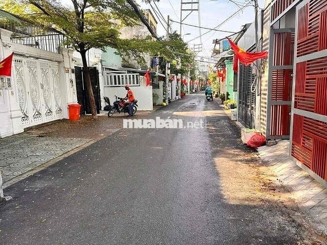 HẺM 7M GẦN TTTM GIGAMAL NHÀ SÂN ĐẬU Ô TÔ FULL NỘI THẤT 3PN 4WC Ở+ VPCT