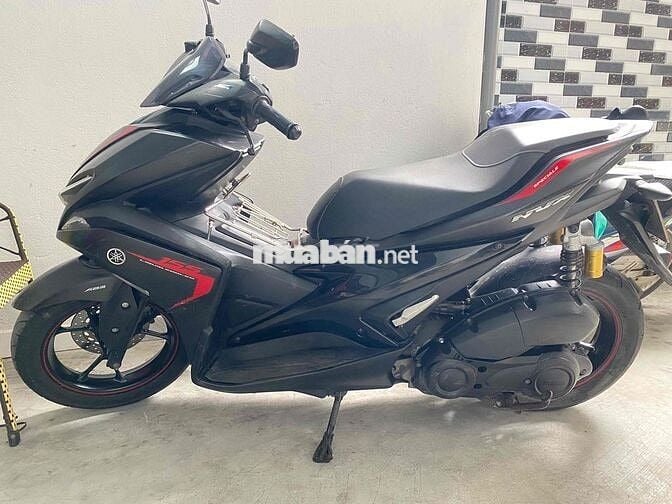 nhà dư xe để chật nên bán.