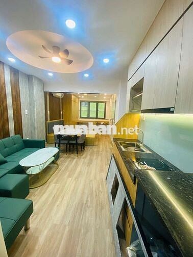 Phòng tách bếp sang đẹp cạnh Phú Mỹ Hưng