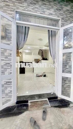 Nhà Mới Đẹp đg Qtrung P10: 4x7m, 2 lầu, 2pn, 3wc, sân thượng