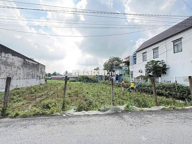 Kẹt tiền cần bán gấp lô đất trong khu dân cư