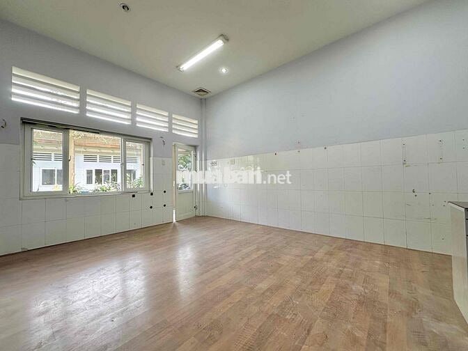 phòng trọ mới giá rẻ ngay Lê Văn Chí, ngã tư Thủ Đức, gần SPKT, HUB