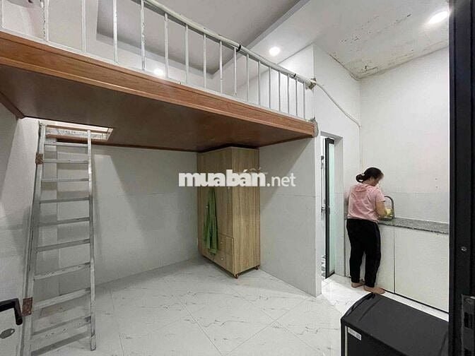 PHÒNG CÓ GÁC CÓ MÁY LẠNH NGAY GẦN CHỢ TÂN HƯƠNG GẦN ĐẠI HỌC VĂN HIẾN