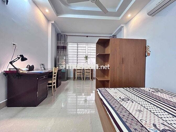 STUDIO CỬA SỔ TRỜI TÁCH BẾP FULL NỘI THẤT GẦN ĐẦM SEN