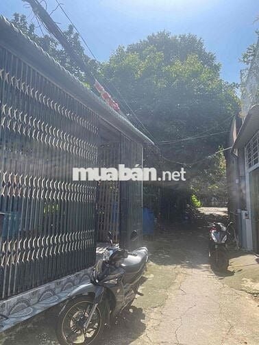 Bán nhà hẽm oto giá 2ty4 cách chợ 200m lái thiêu