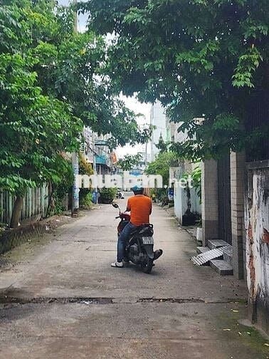 HẺM XE TẢI THÔNG HUỲNH THỊ HAI, DT  6x 26 GIÁ 7.5 TỶ