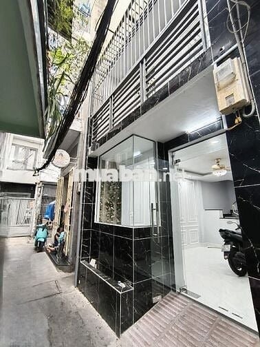 NHÀ BÁN 2 TẦNG, 3PN, KHÉP KÍN, HẺM CMT8, P13,Q3 CHỦ BÁN GẤP 4.9 TỶ TL.