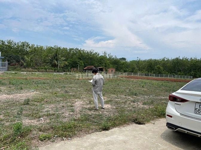 10x20 gần KCN. 2 mặt tiền đường bê tông. 760tr 