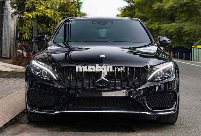 LONG ANH AUTO về Mercedes C300 AMG model 2018
