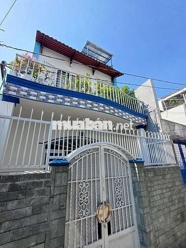 BÁN NHÀ QUẬN 4 – HẺM 3M – ĐẸP, NGAY TRUNG TÂM