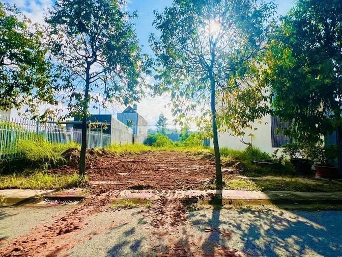 BÁN ĐẤT TẠI THỚI HÒA BẾN CÁT GẦN CHỢ KCN MỸ PHƯỚC DT 150M2 GIÁ < 1 TỈ.