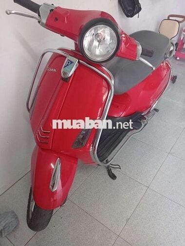 Vespa đỏ 3v