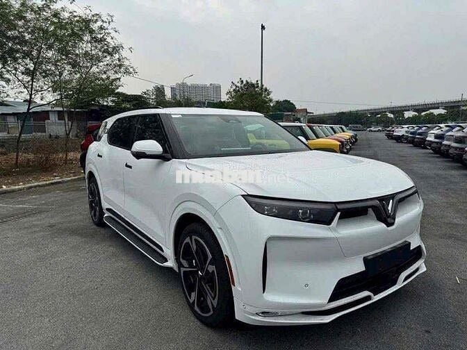 Xe Demo chưa lăn bánh Vf9 Plus 2025