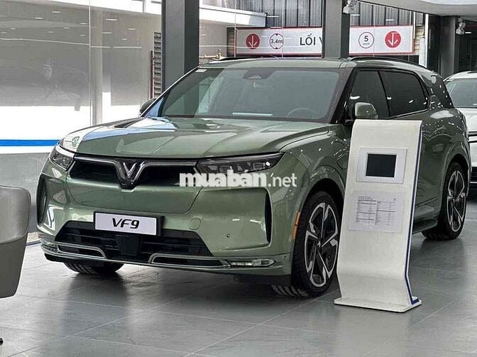 VinFast VF9 2025 Eco