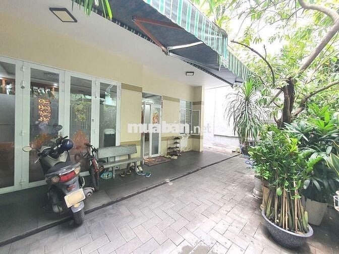 Bán đất 161 m² trung tâm Hải Châu, sân rộng đậu ô tô, tặng nhà 3 tầng