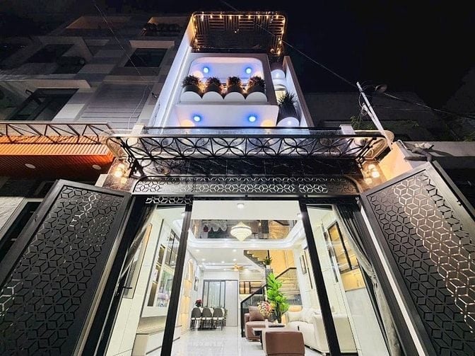 Thiếu vốn bán gấp 2Tỷ650 nhà 51m2 Phan Văn Trị P11 Bình Thạnh. Sổ hồng