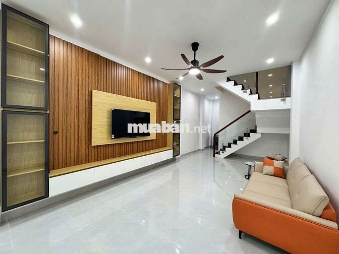 💢 Nhà 3 lầu đường Đồng Sỹ Bình - Cách ngã 6 BMT chỉ 2,5 km!