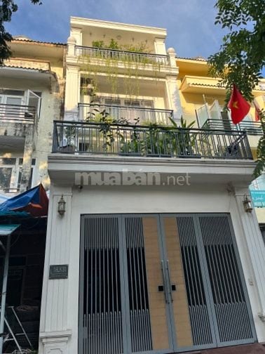 Bán Nhà Liền Kề DT 100m2 Xây 4 tầng