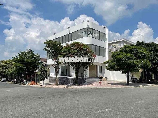 Cho thuê căn góc Trung tâm Thủ Dầu Một, Bình Dương - Diện tích : 7x20